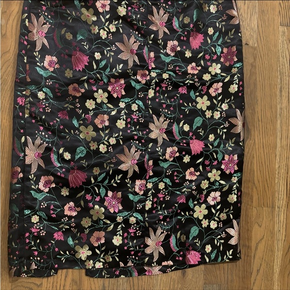 Make a Move Black Satin Floral Jaquard Strapless Midid Dress - Picture 3 of 7